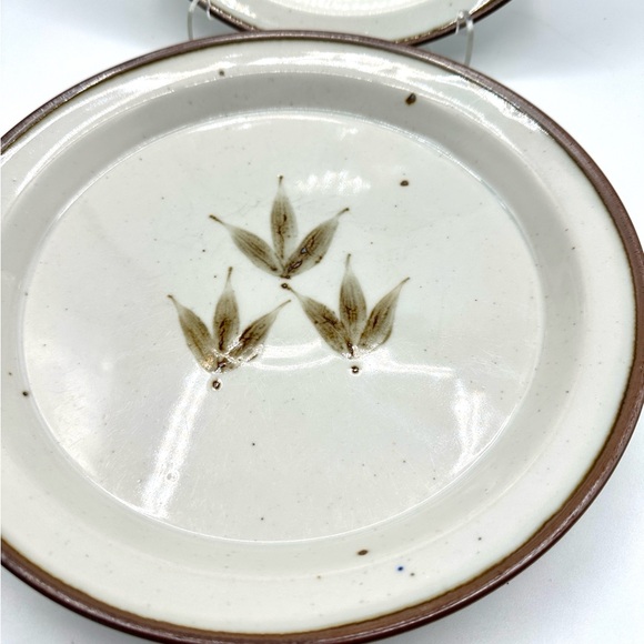 2 Dansk Brown Mist Whisper 10” Dinner Plates. 1980s design by Niels Refsgaard. - Picture 2 of 7